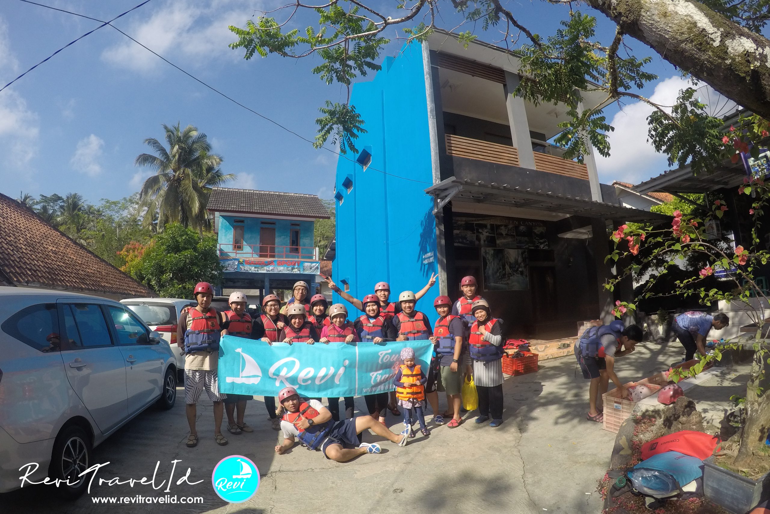 paket wisata green canyon pangandaran indonesia