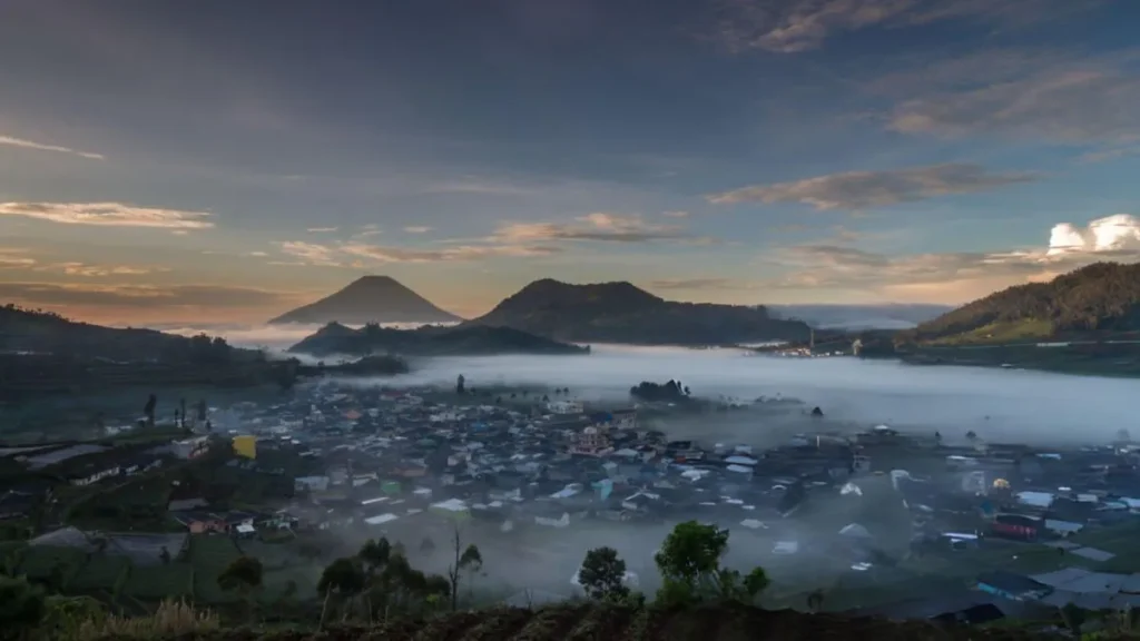 keunikan geografis dan ketinggian dieng plateau